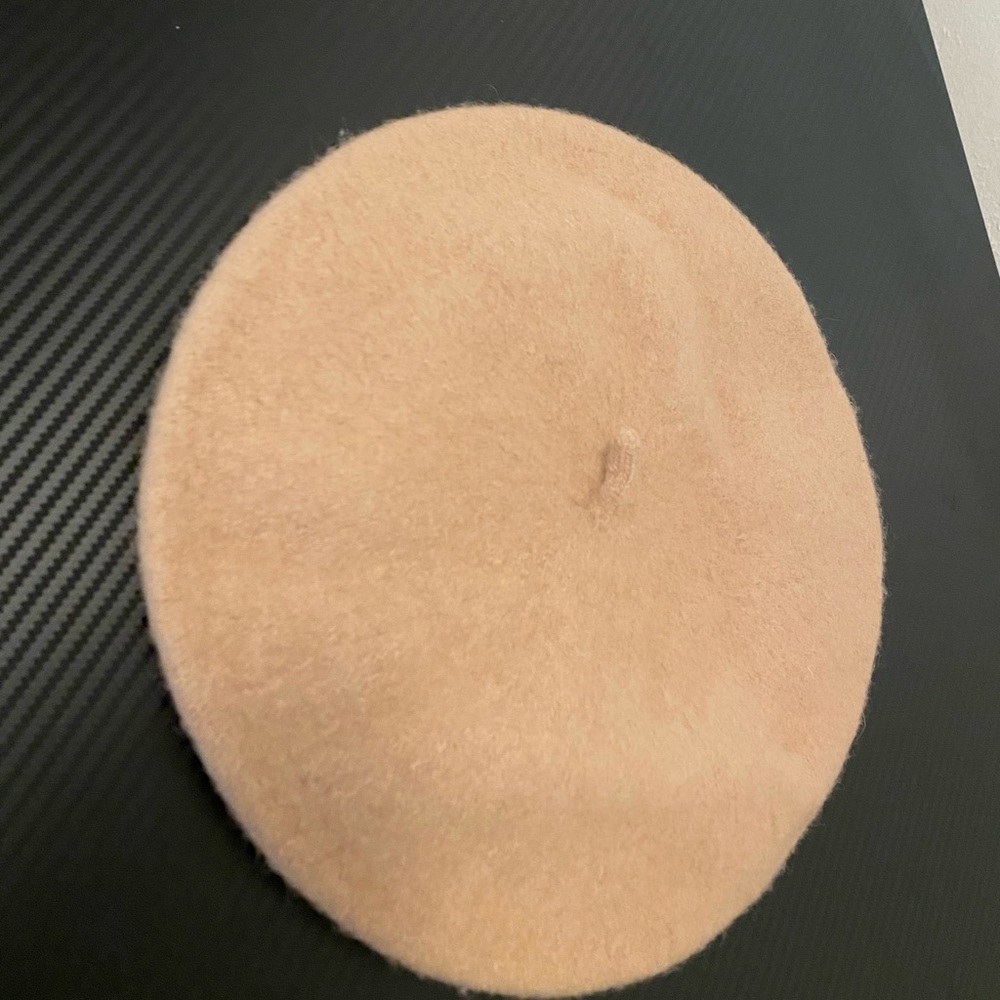 Urban outfitters beret